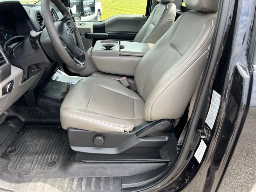 2019 Ford F-550 Super Duty Chassis Cab XL - Photo 17
