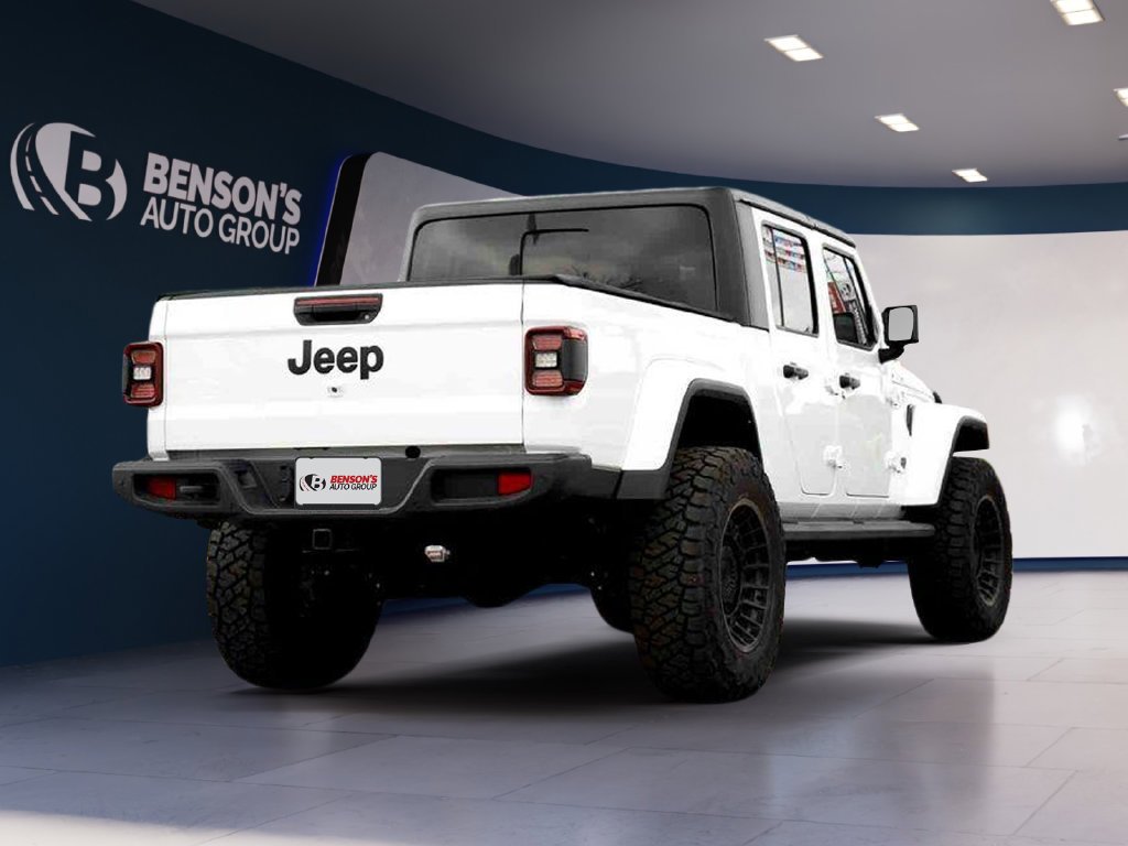 New 2024 Bright White Clear-Coat Exterior Paint Jeep Sport S image 4