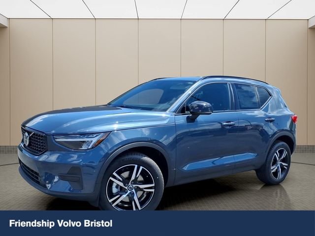 2026 Volvo XC40 Core