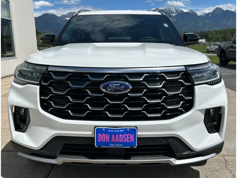 New 2026 Star White Metallic Tri-Coat Ford Platinum™ image 2