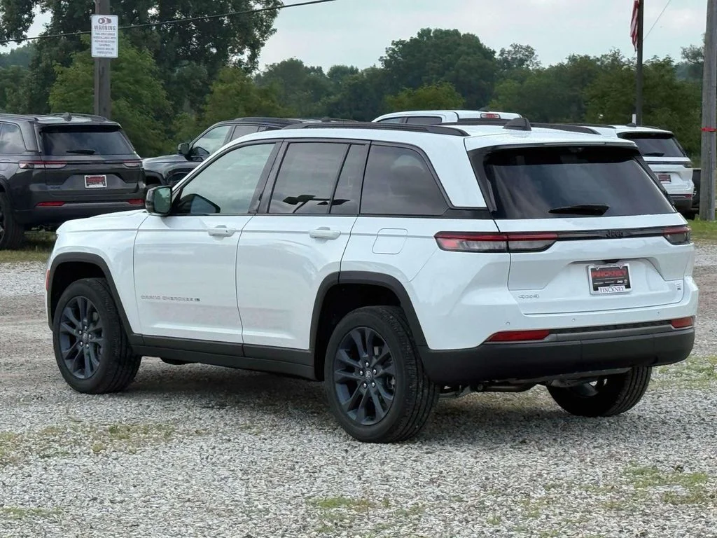 New 2026 Bright White Clear-Coat Exterior Paint Jeep Limited image 9