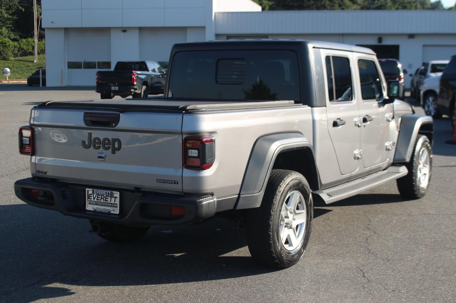 Used 2020 Silver Jeep Sport S image 7