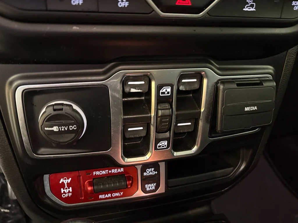 Used 2023 Gray Jeep Rubicon image 27