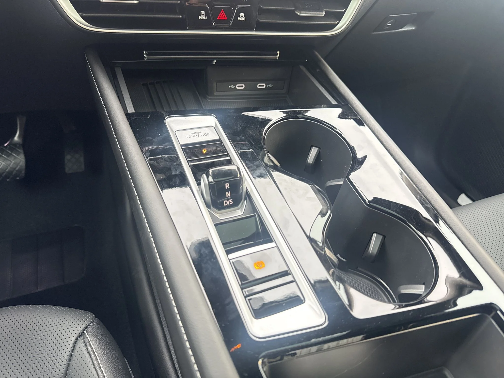 New 2026 Deep Black Pearl Volkswagen 2.0T SEL image 27