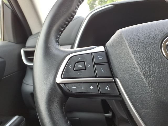 Used 2022  Toyota XLE image 26
