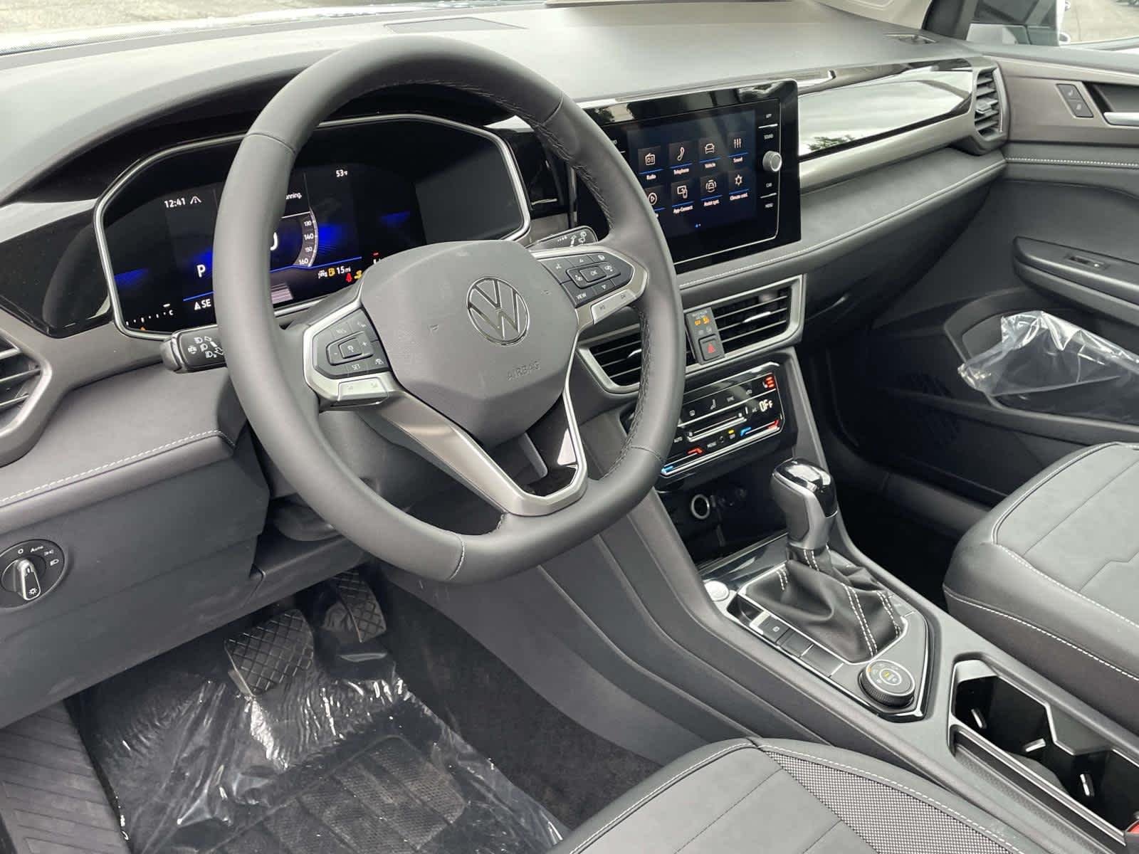 New 2026 Monument Gray w/Deep Black Roof Volkswagen SE Black image 12