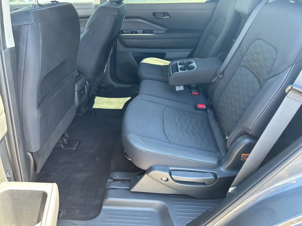 Used 2025 Gray Nissan SV image 18