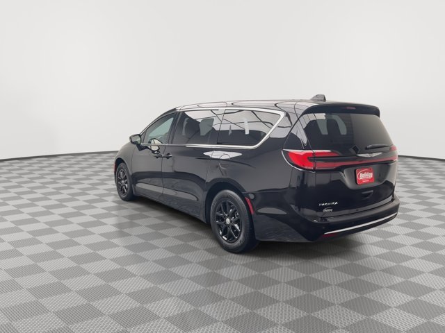 2025 Chrysler Pacifica Select - Photo 38