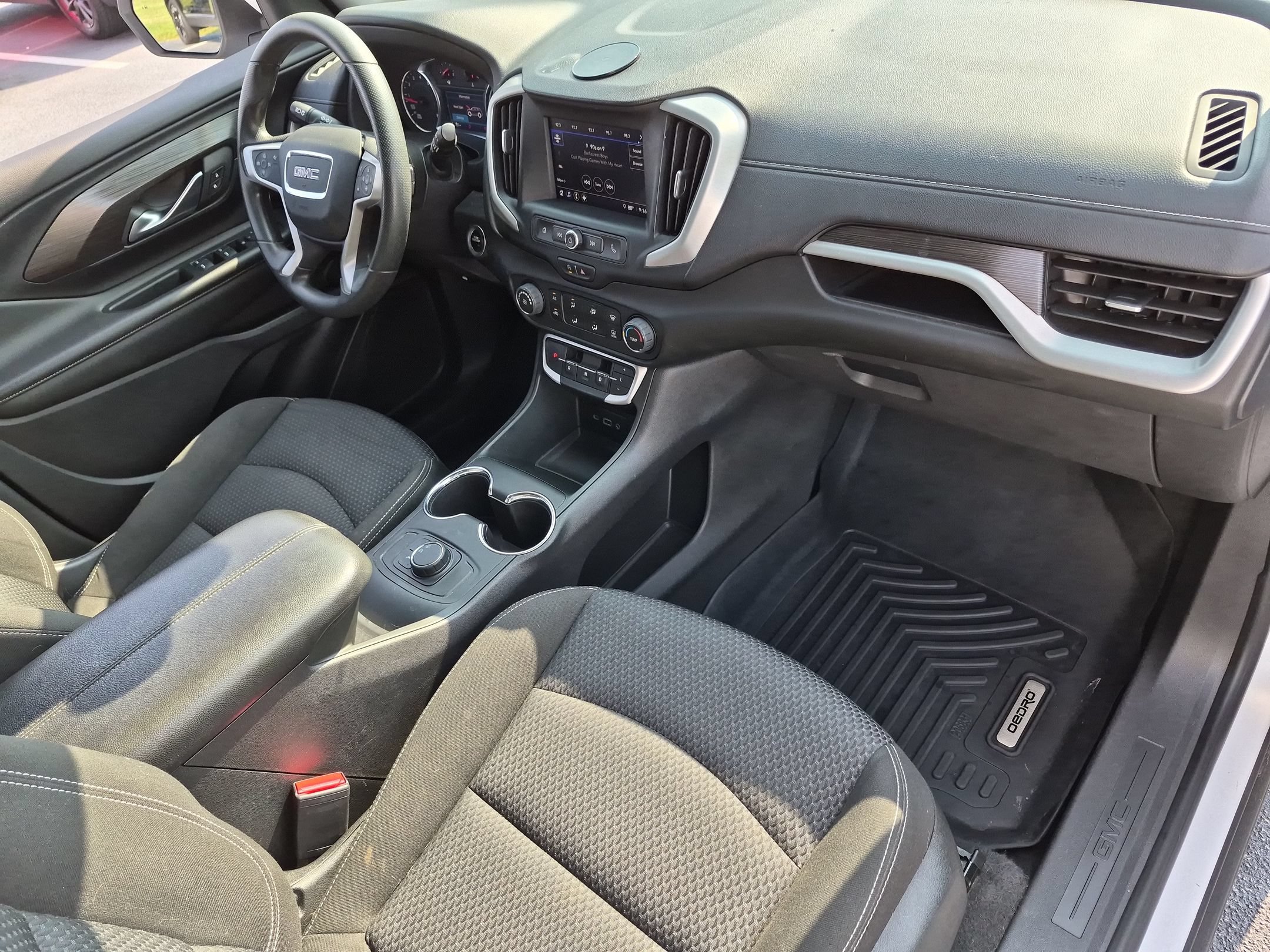 Used 2022 Summit White GMC SLE image 35