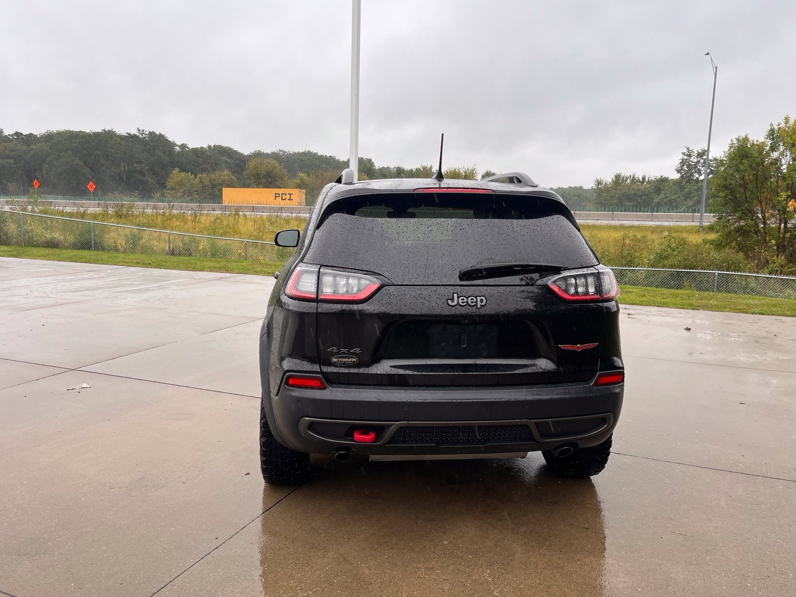 Used 2019 Black Jeep Trailhawk image 5