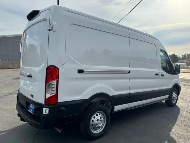 New 2026 Oxford White Ford Base image 3