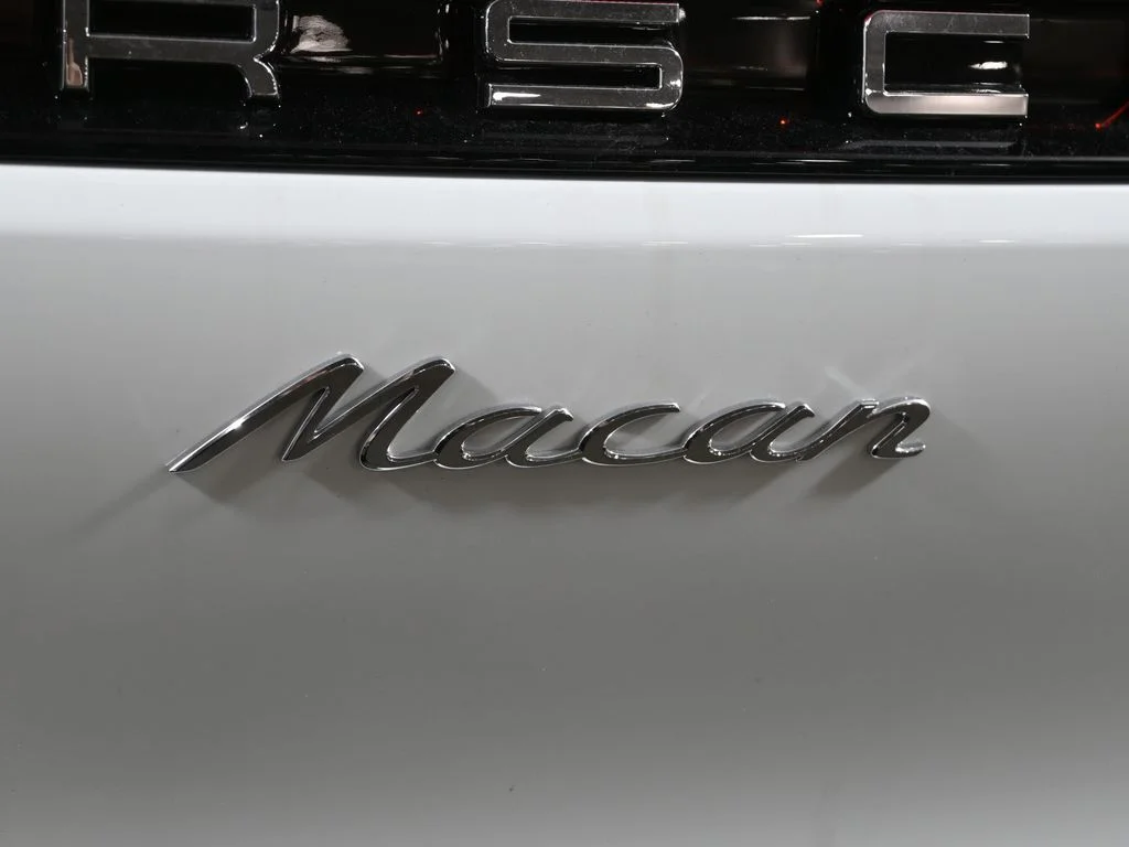 2026 Porsche Macan - Photo 45