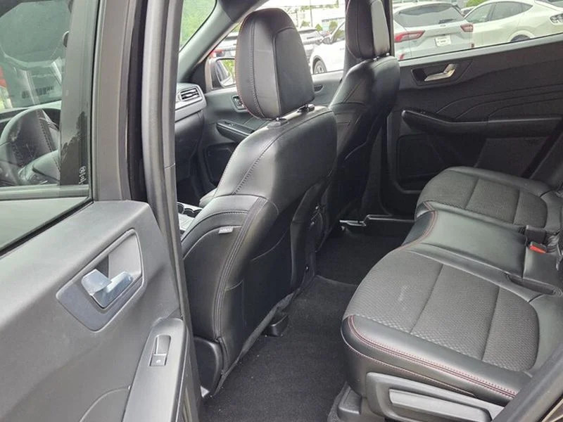 Used 2024 Agate Black Metallic Ford ST-Line image 8