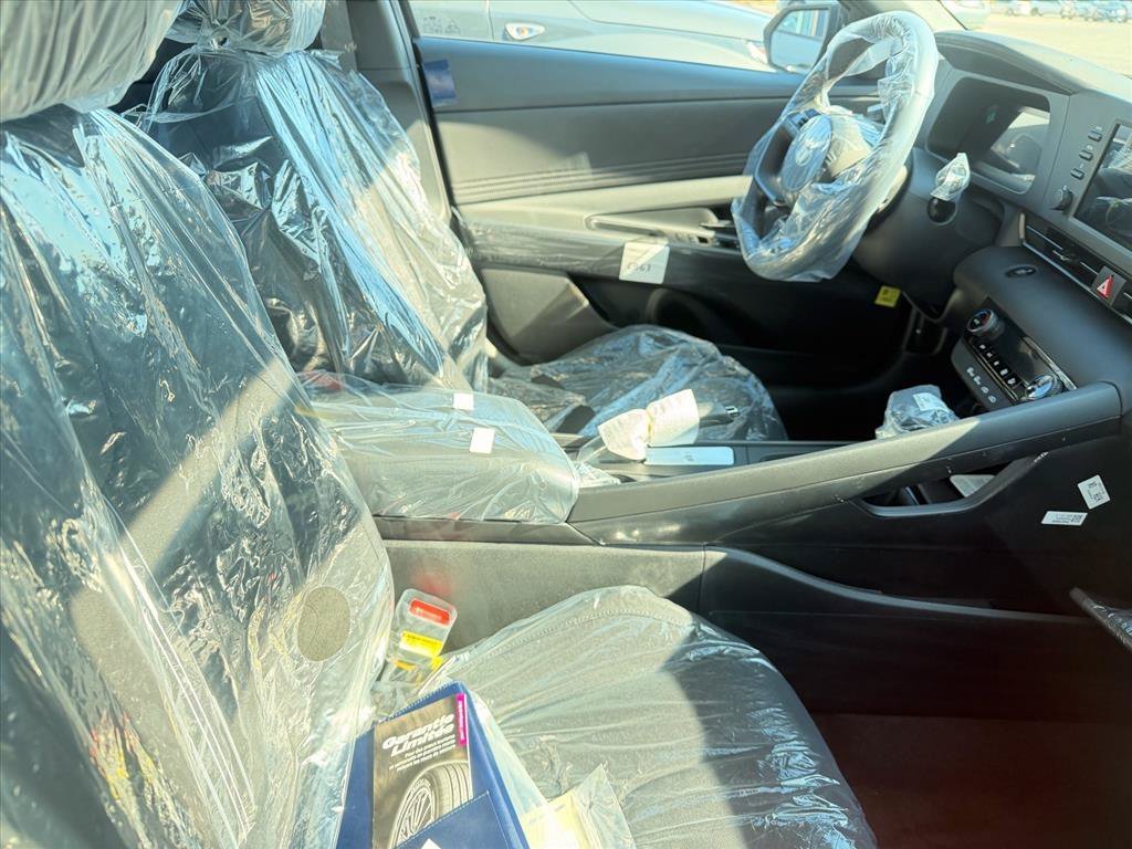 Used 2026 Black Hyundai SEL Sport image 14