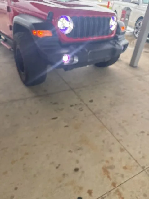 2025 Jeep Wrangler Sport S's photo