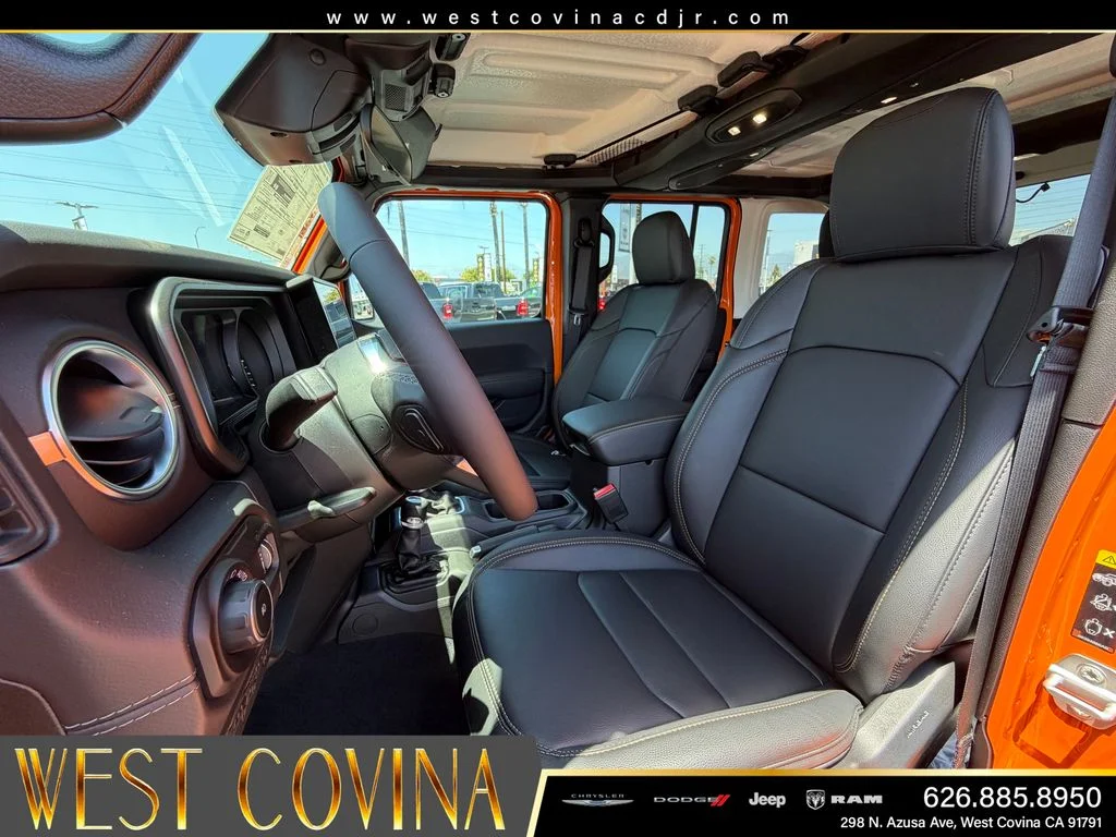 2025 Jeep Wrangler 4-Door Sahara - Photo 19