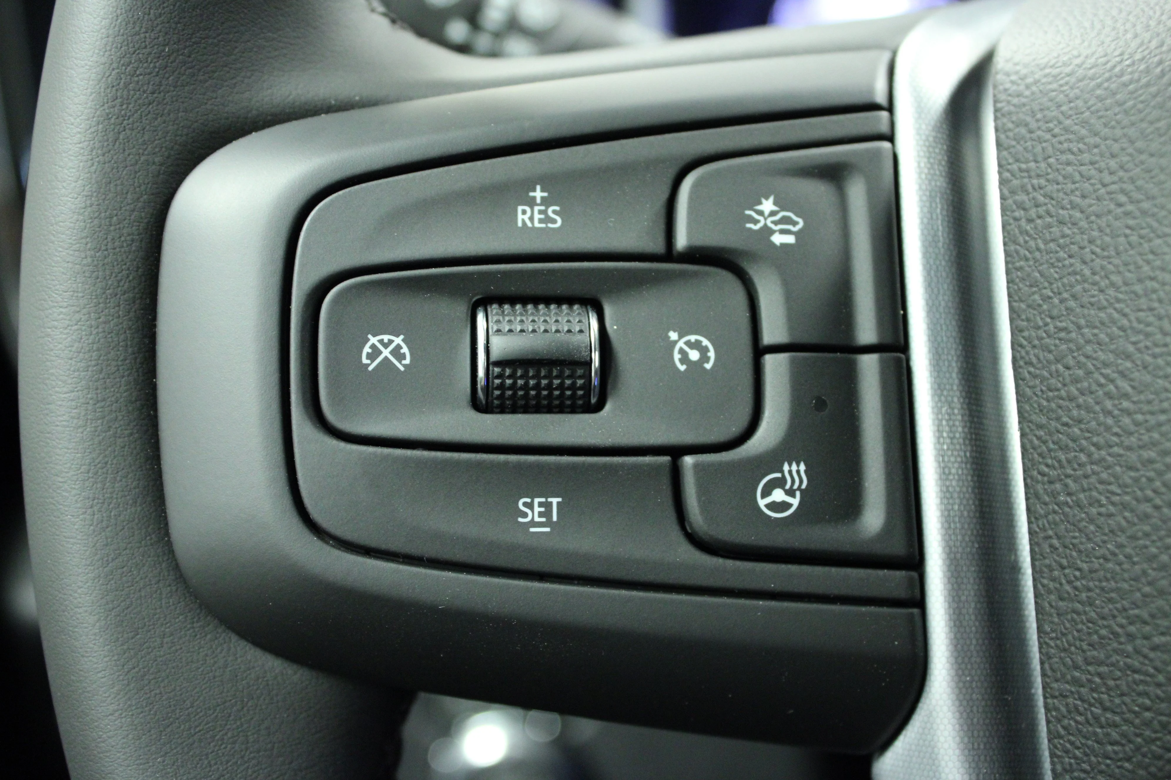 New 2026 Summit White GMC SLE image 19