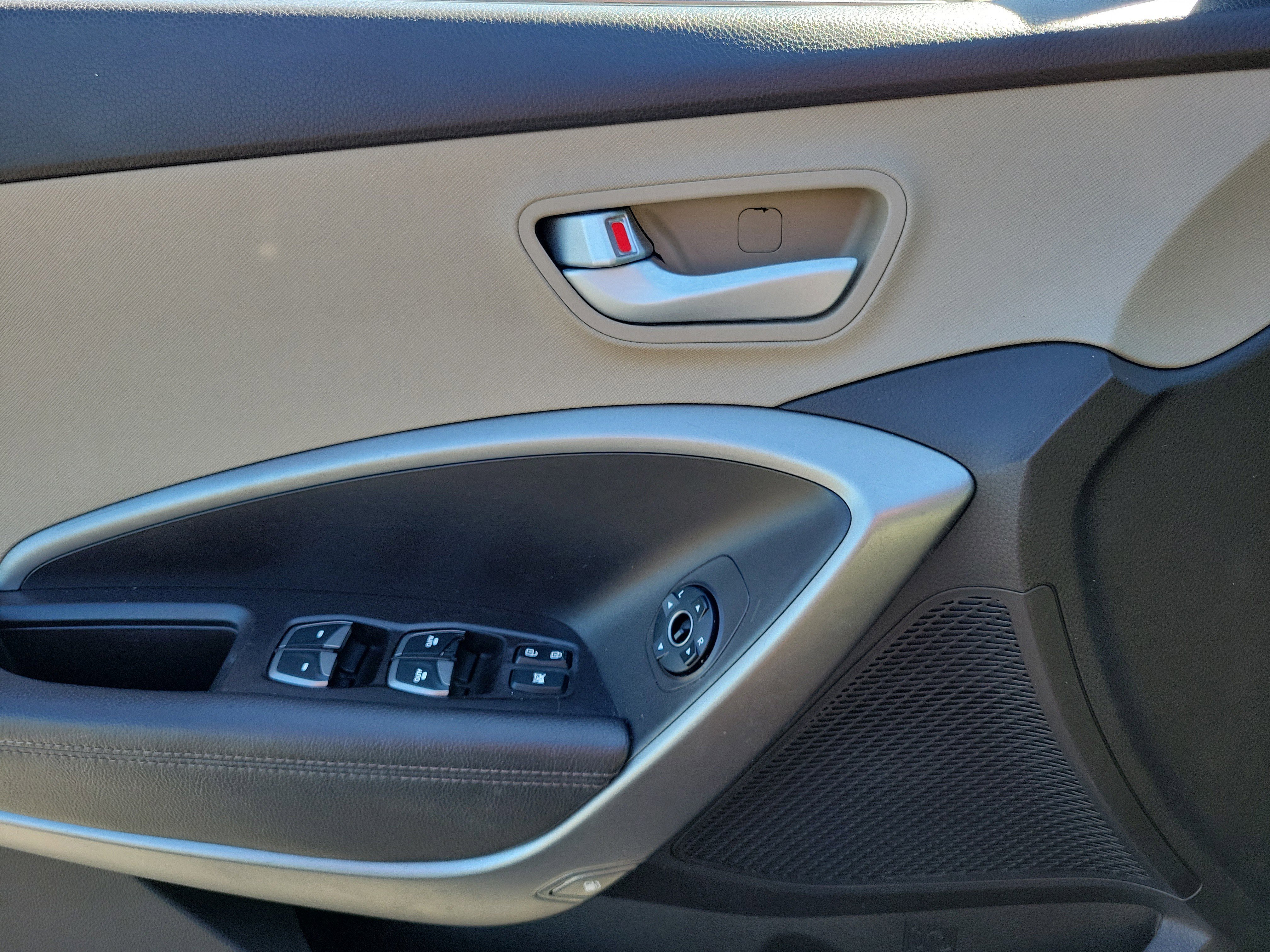 Used 2015 Canyon Copper Hyundai Base image 17