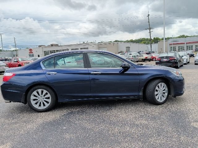 Used 2013 Still Night Pearl Honda EX-L image 21