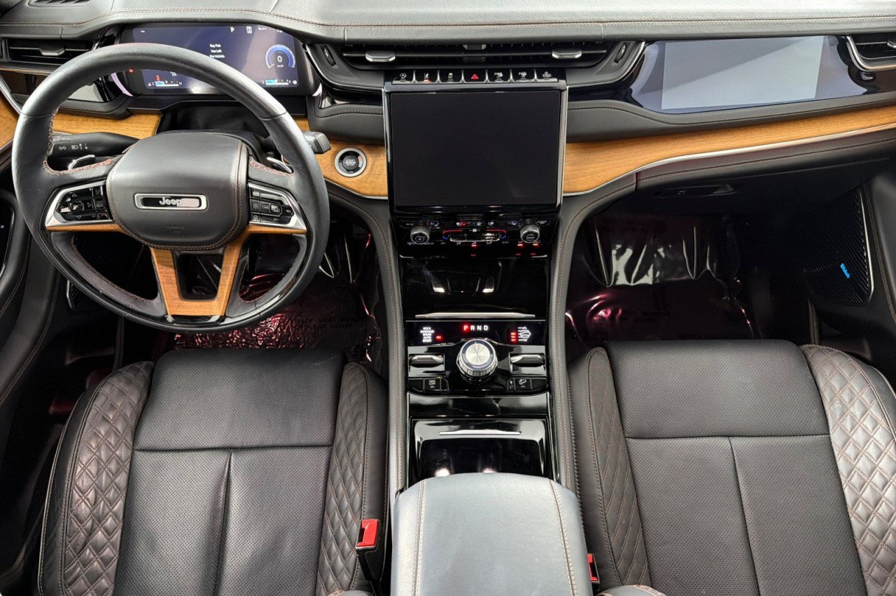 Used 2023 BLACK Jeep Summit Reserve image 12