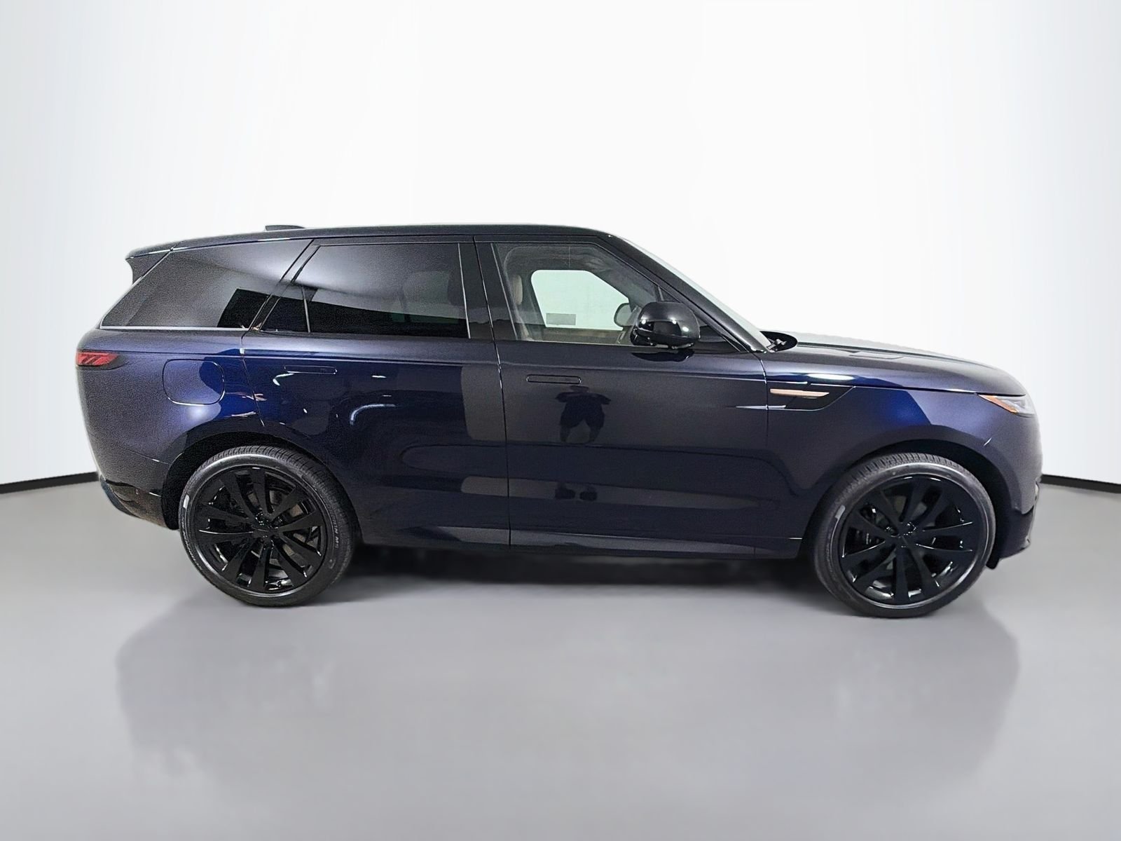 New 2026 Constellation Blue Ultra Metallic Gloss LAND ROVER Dynamic SE image 6
