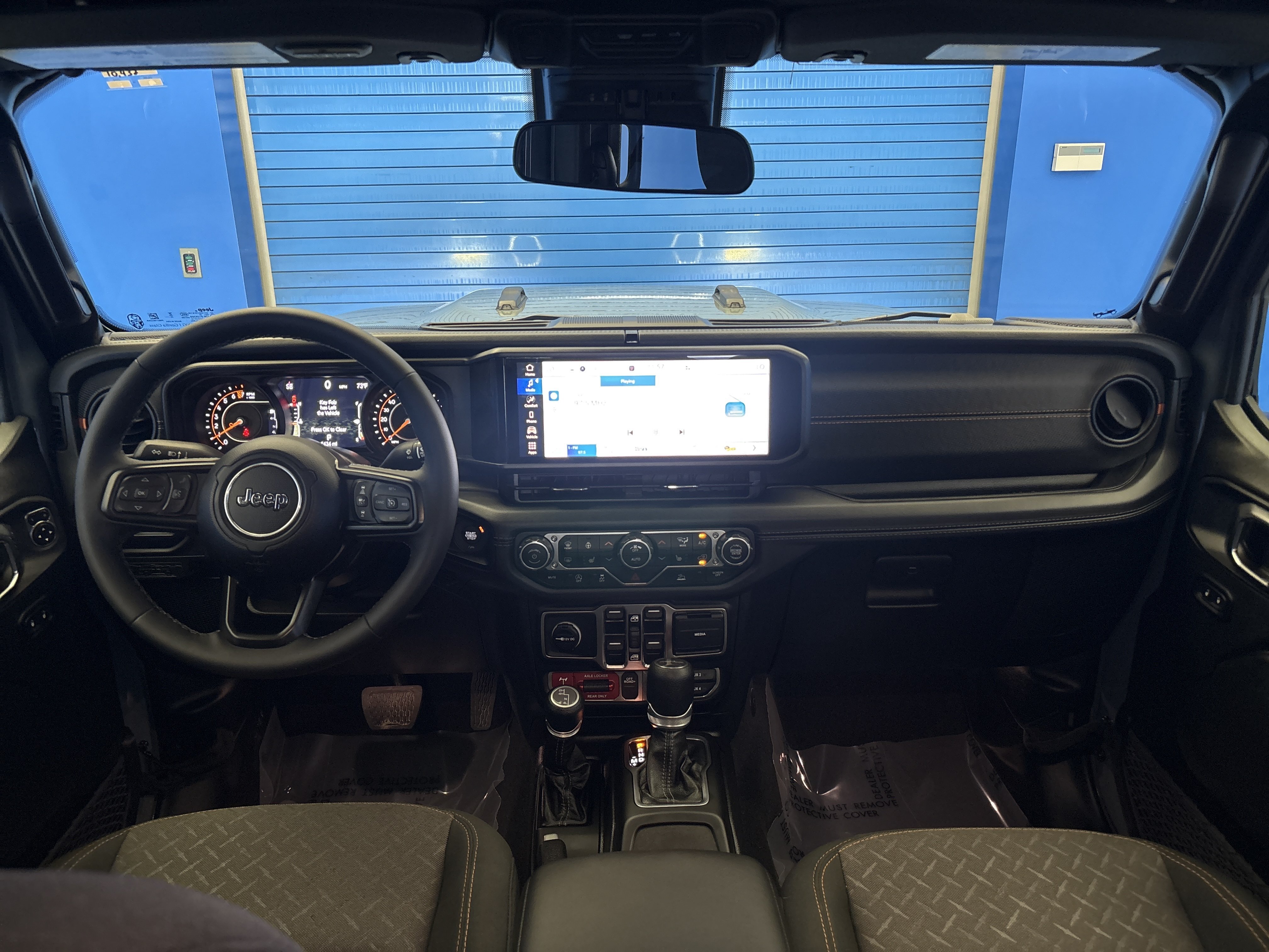Used 2025 Anvil Clearcoat Jeep Mojave image 25