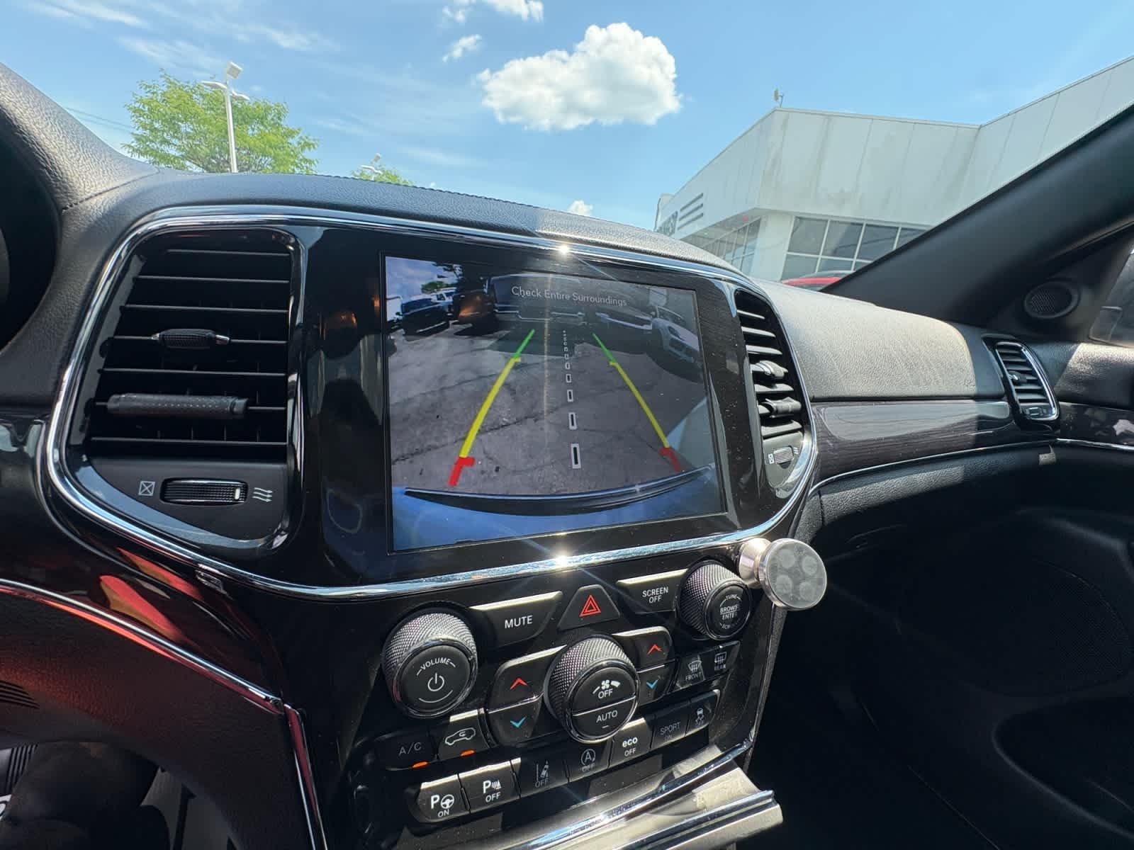 Used 2021 Ivory 3-Coat Jeep Overland image 28