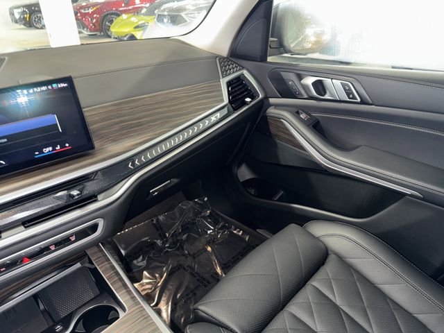 Used 2024 Skyscraper Grey Metallic BMW xDrive40i image 31