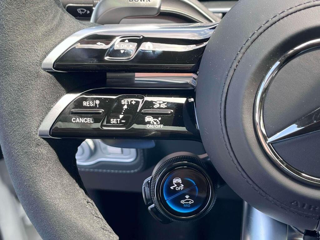 New 2026 Polar White Mercedes-Benz AMG® GLE 53 image 37