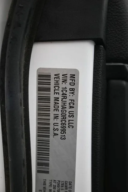 Used 2024 White Jeep Laredo image 28