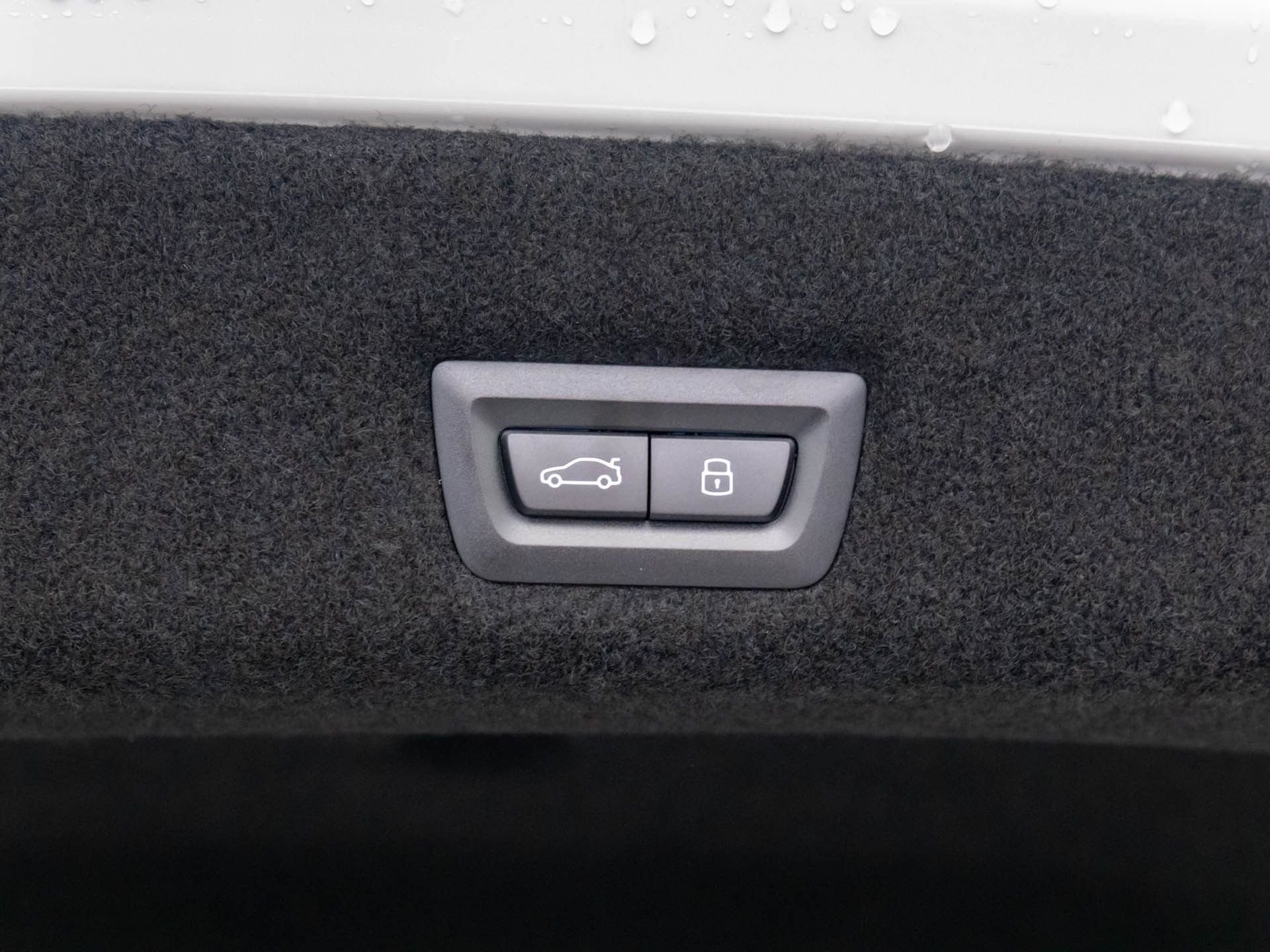 2025 BMW 7 Series 750e - Photo 33