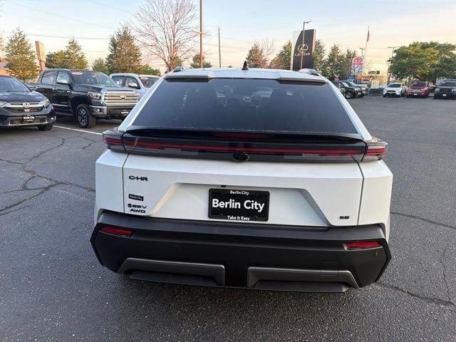 New 2026 Wind Chill Pearl <sup>1</sup> Toyota  SE image 8