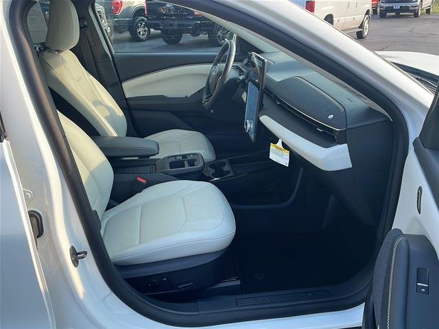Used 2025 Star White Ford Premium image 60