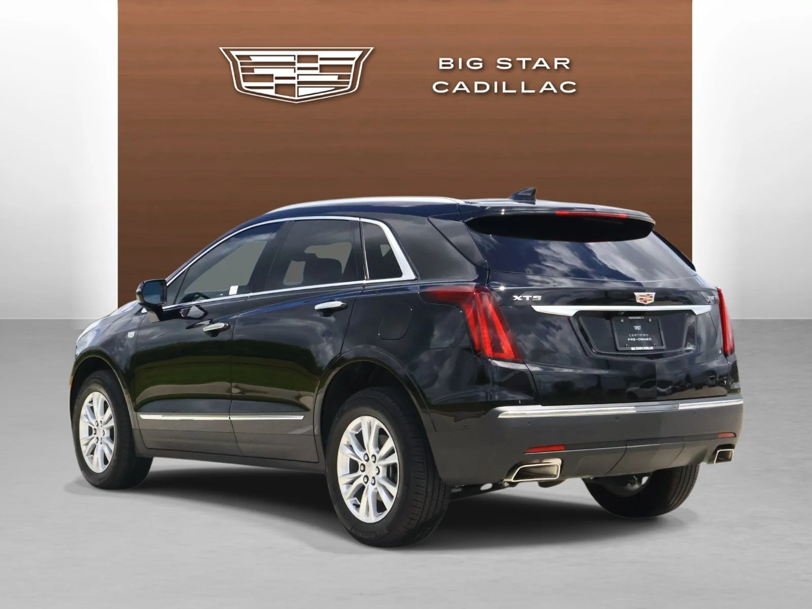 Used 2025 Stellar Black Metallic Cadillac Luxury image 3