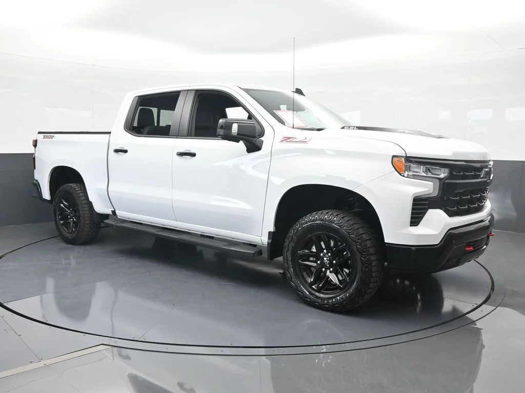 Used 2024 Summit White Chevrolet LT Trail Boss image 8