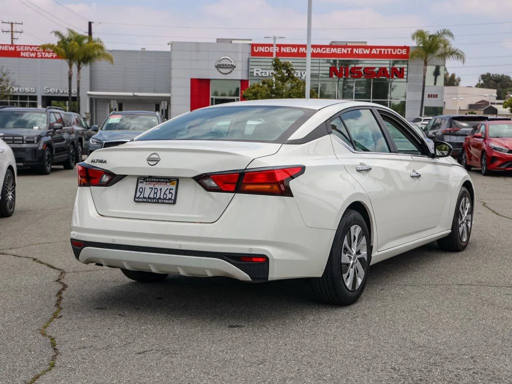 Used 2024 White Nissan 2.5 S image 3