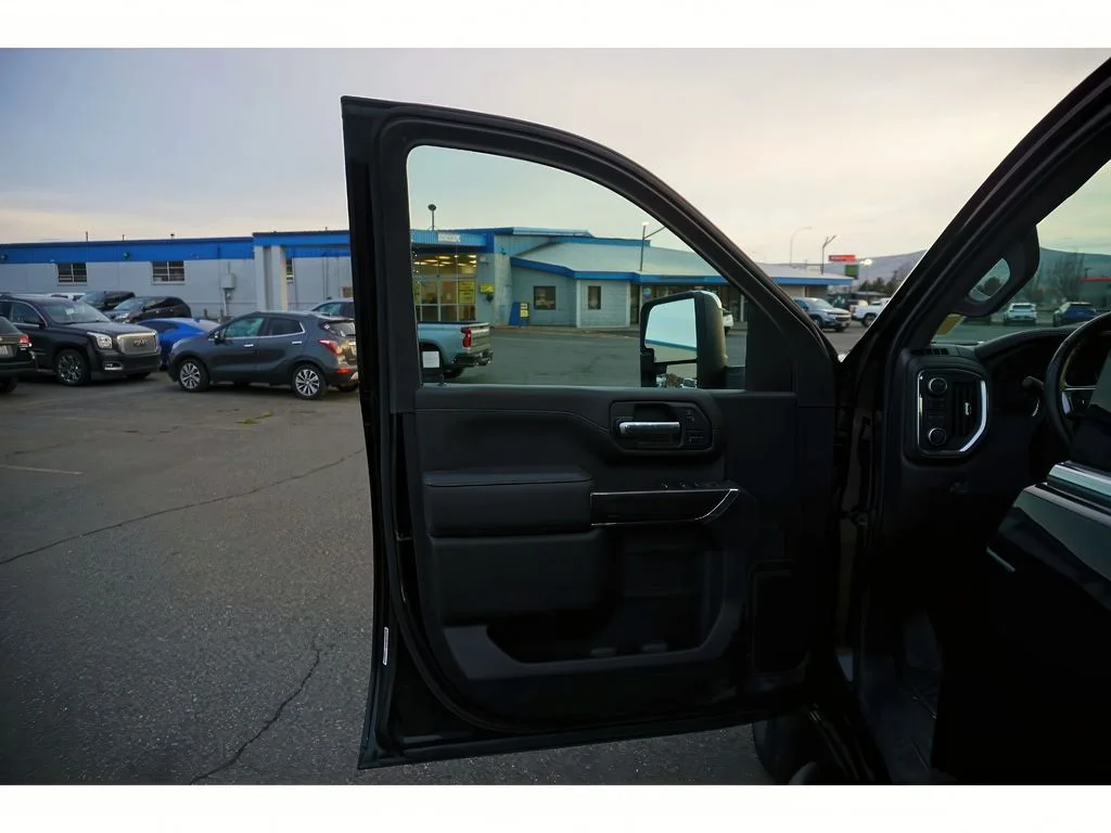2023 Chevrolet Silverado 2500HD LTZ - Photo 12