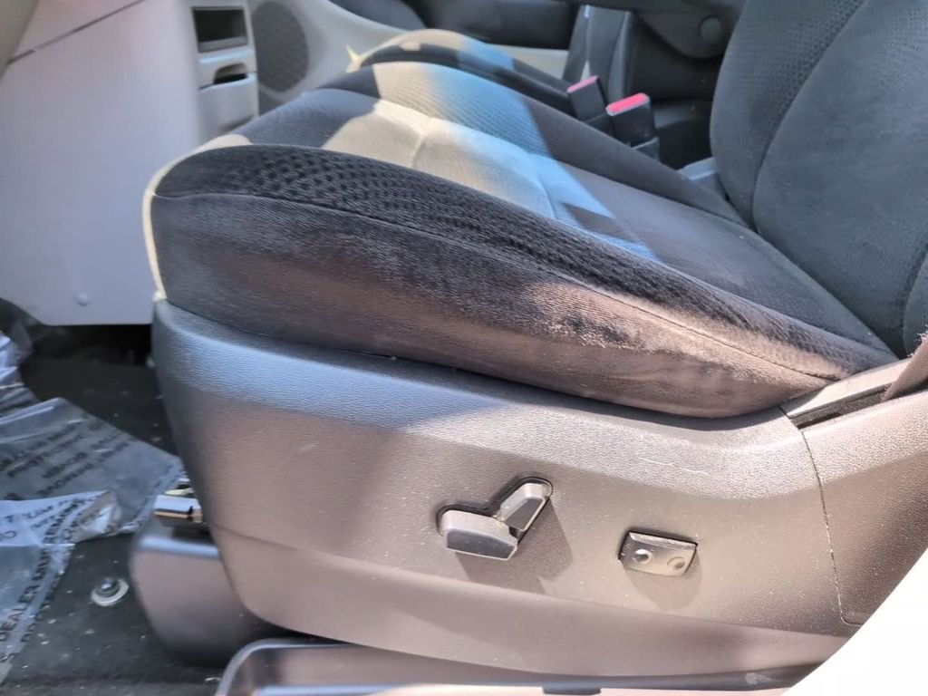 Used 2014 Gray Dodge SXT image 16