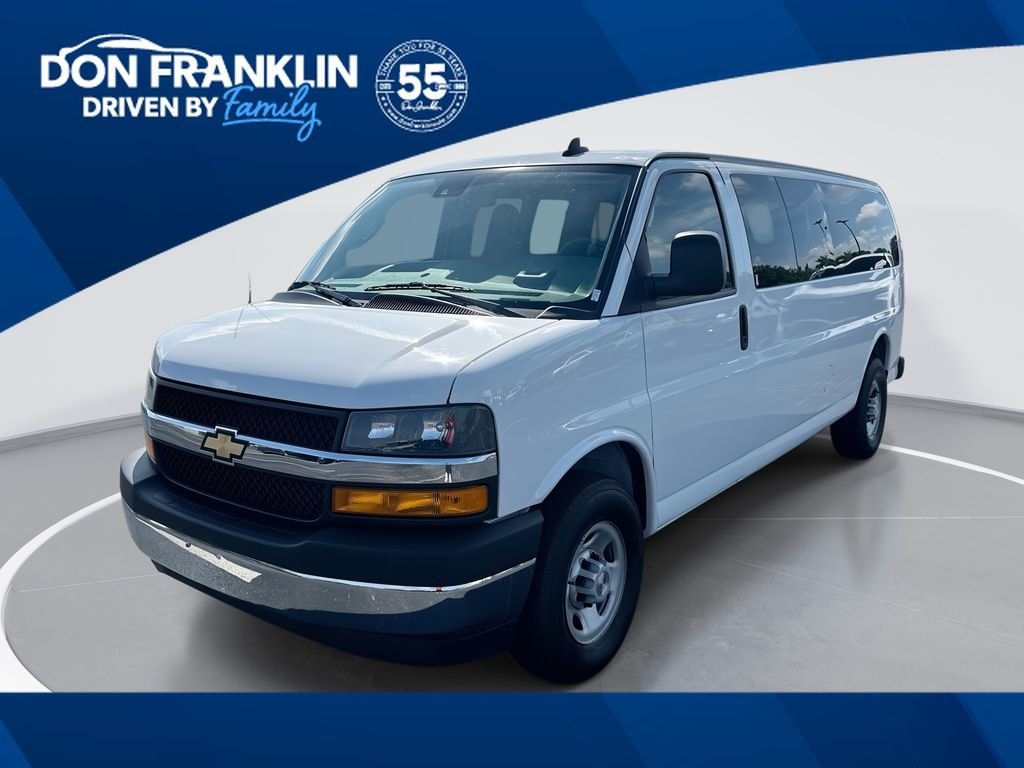 2023 Chevrolet Express 3500 LT Extended's photo