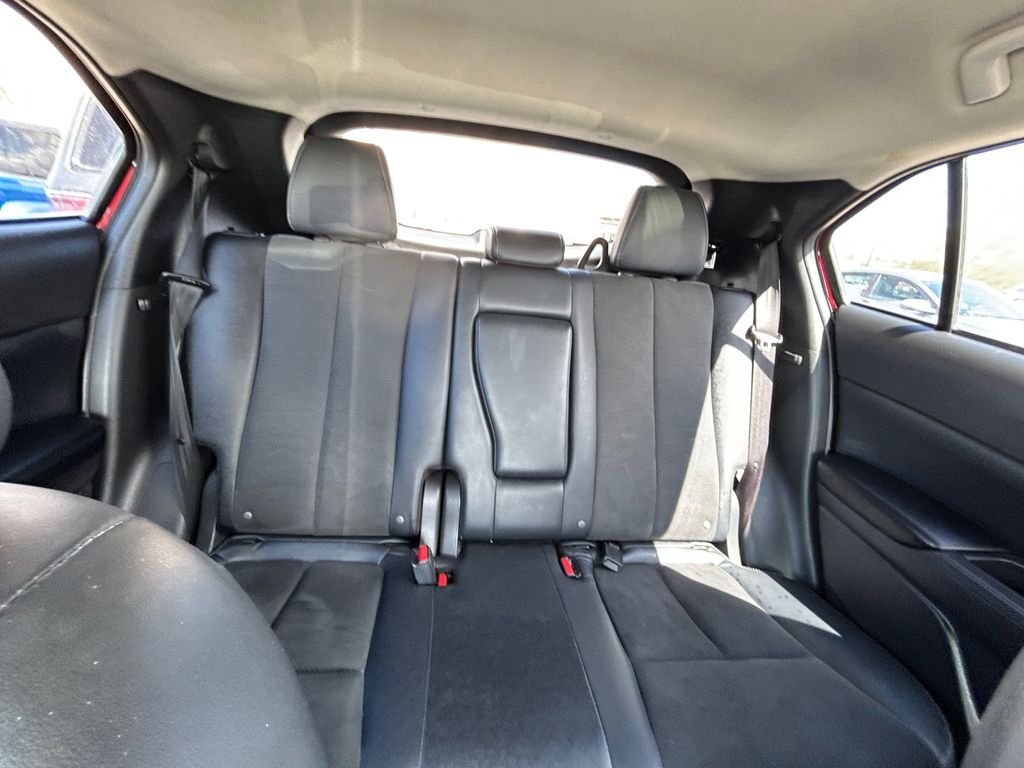 Used 2024 Silver Mitsubishi SE image 19