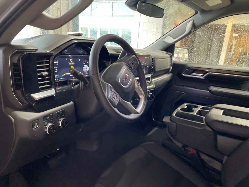 Used 2024 Silver GMC Elevation image 20
