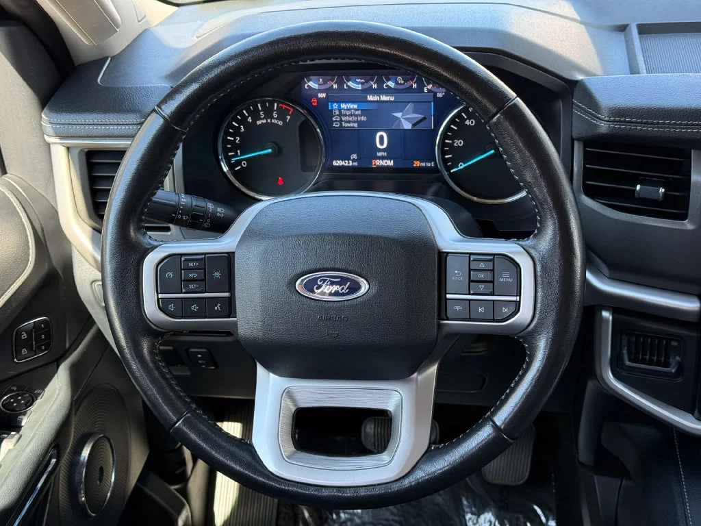 Used 2024 Silver Ford XLT image 21