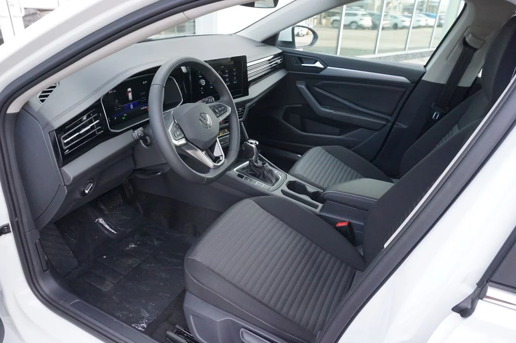 New 2026 White Volkswagen 1.5T S image 9