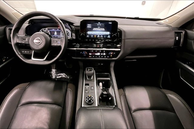 Used 2024 Scarlet Ember Nissan SL image 18