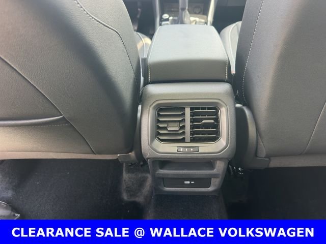 Used 2024 Gray Volkswagen 1.5T SE image 11