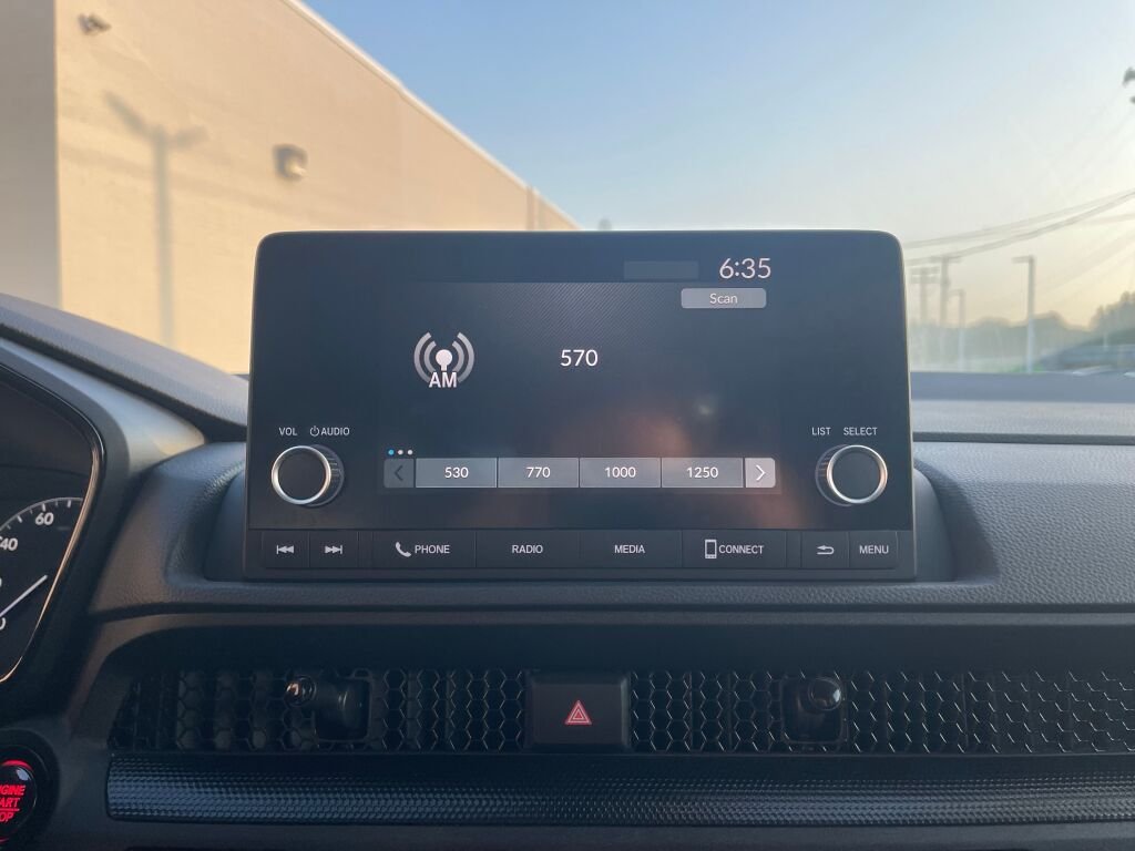 Used 2025 Urban Gray Pearl Honda LX image 9