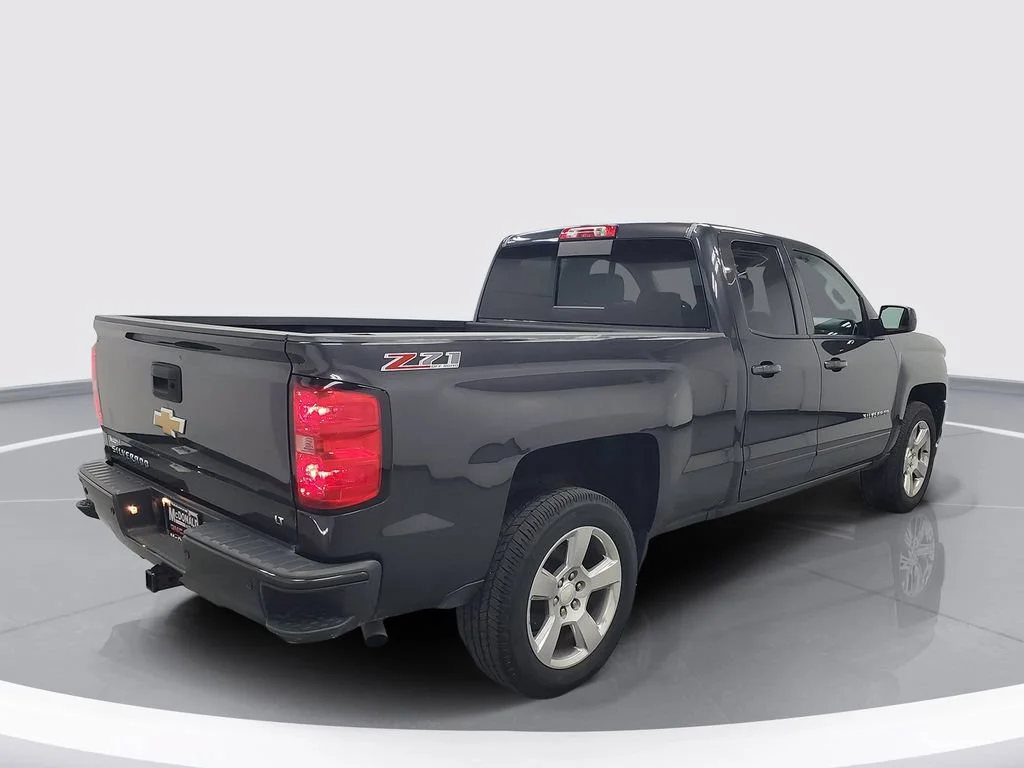 Used 2016 TUNGSTEN METALLIC Chevrolet LT image 3
