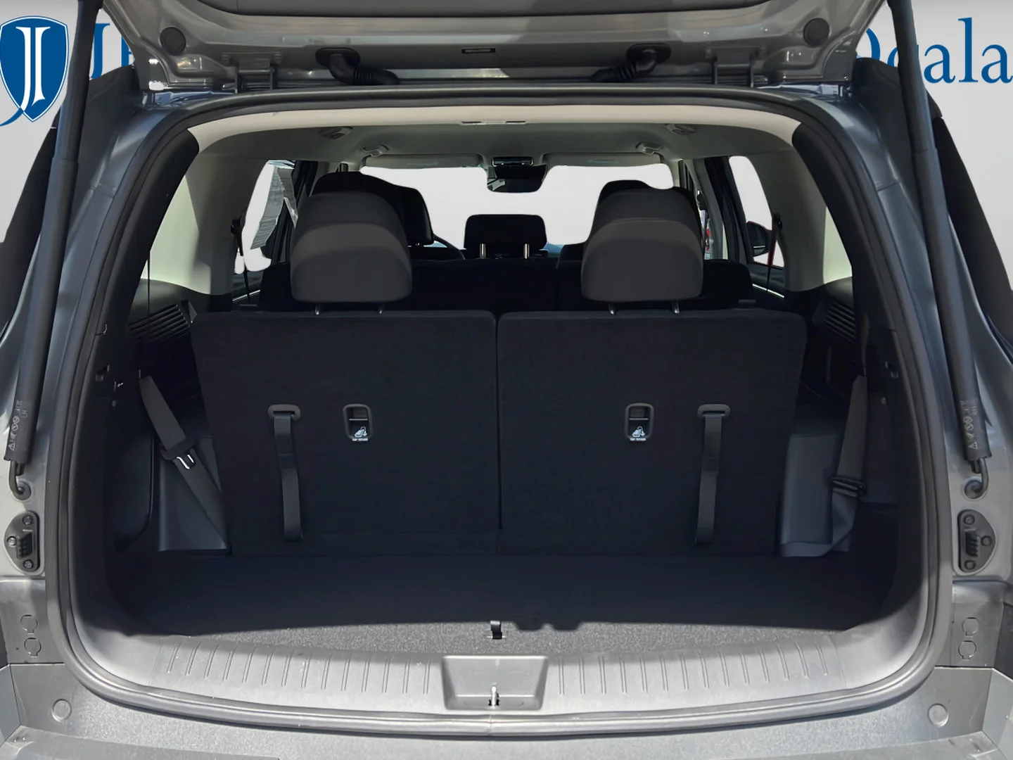 Used 2024 Hampton Gray Hyundai SE image 12