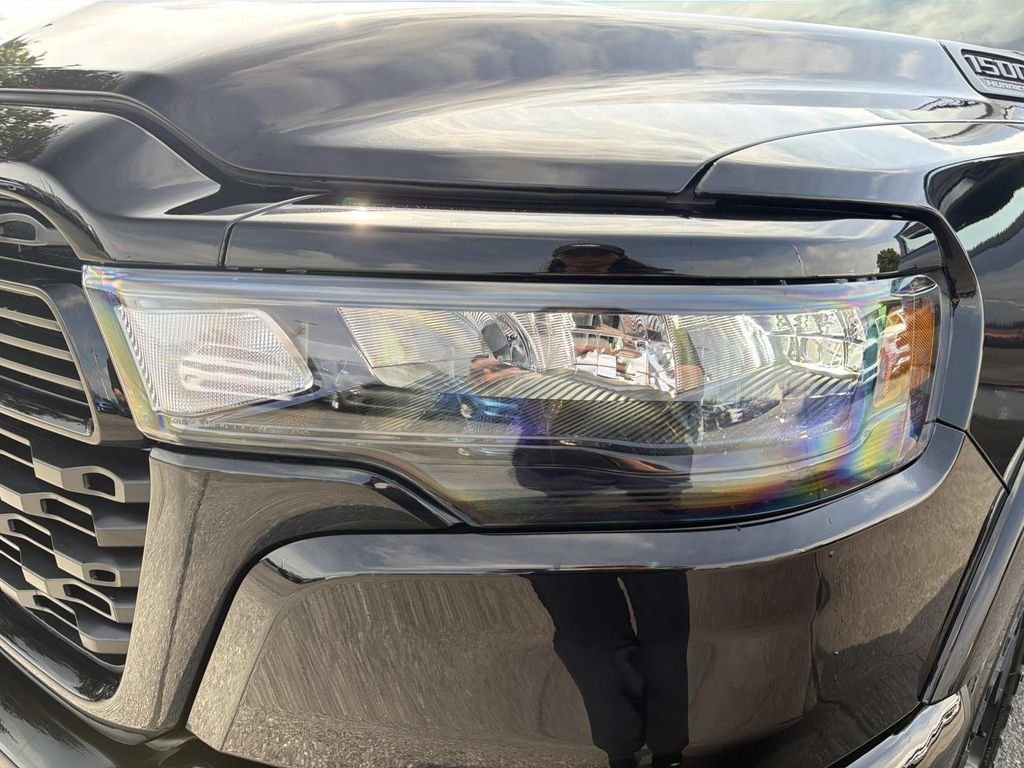 New 2026 Diamond Black Crystal Pearl-Coat Exterior Paint RAM Big Horn/Lone Star image 27