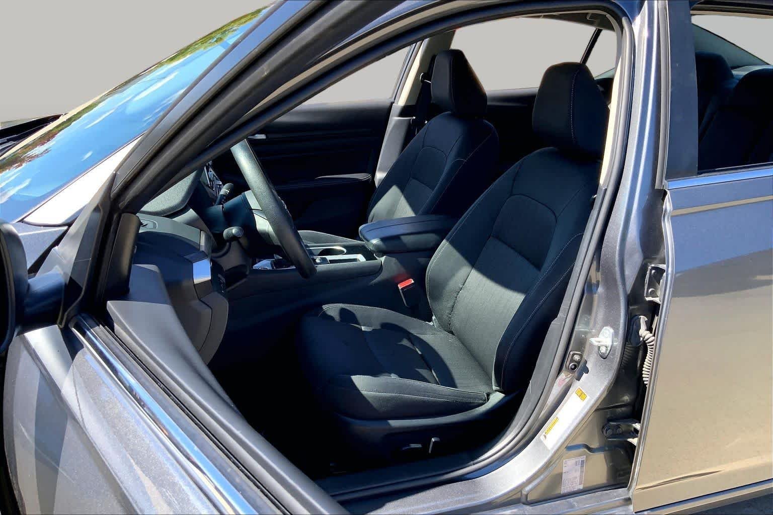 Used 2024 Gun Metallic Nissan 2.5 SV image 8
